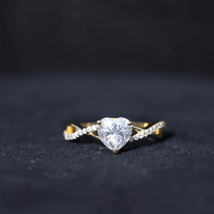 Anillo de compromiso de moissanita con forma de corazón de 1,50 CT y diseño cruzado
