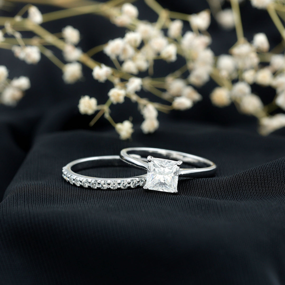 Anillo de compromiso de moissanita con corte princesa de 3 quilates certificado con banda de boda
