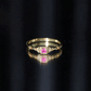 Anillo de promesa con nudo celta y rubí auténtico de talla princesa