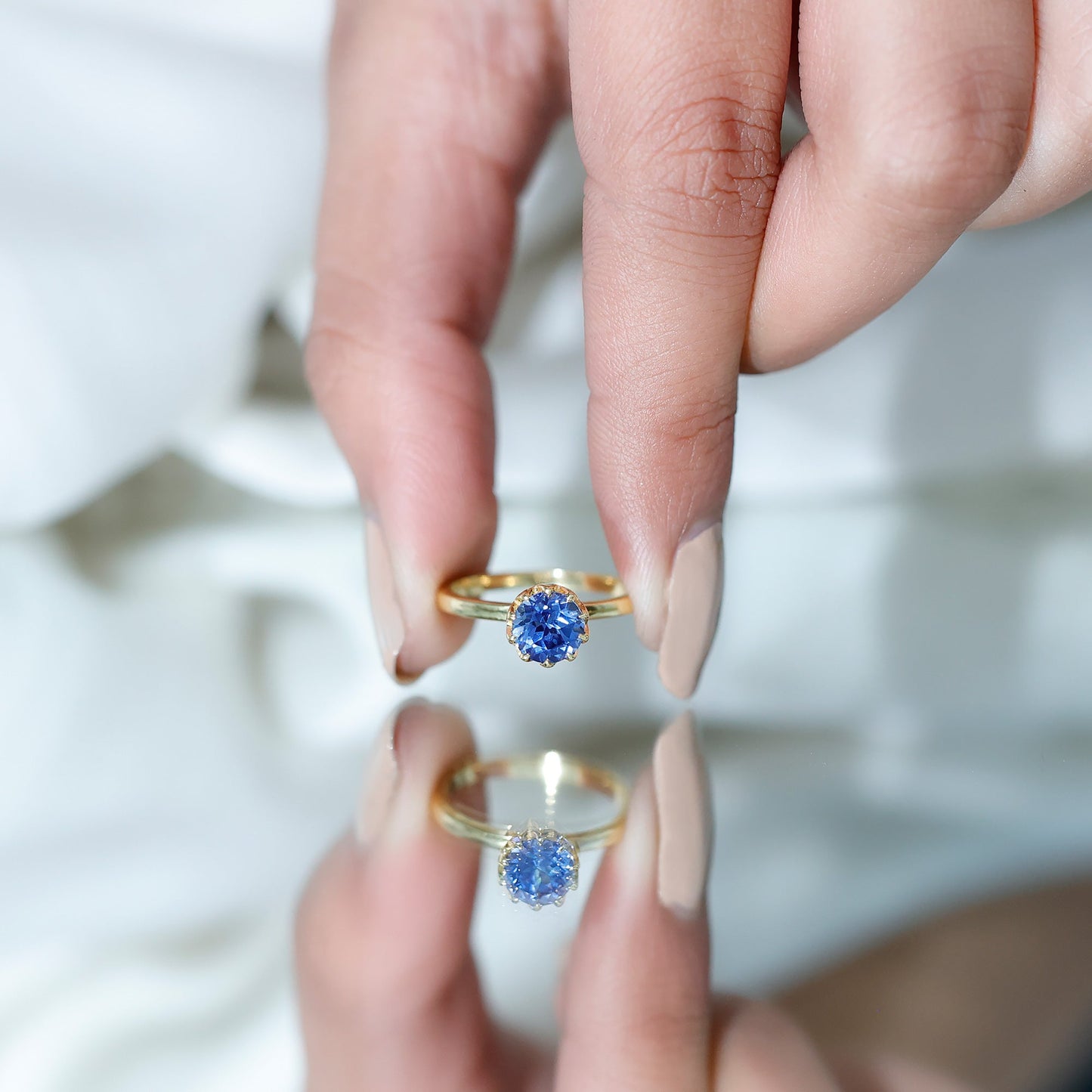 Anillo de compromiso solitario con zafiro azul creado en laboratorio de 1 quilate, certificado