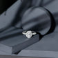 Anillo de compromiso victoriano de moissanita ovalada de 6x8 mm con halo