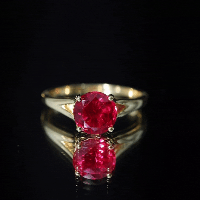 Anillo de compromiso solitario de rubí redondo cultivado en laboratorio de 2,3 quilates con vástago dividido