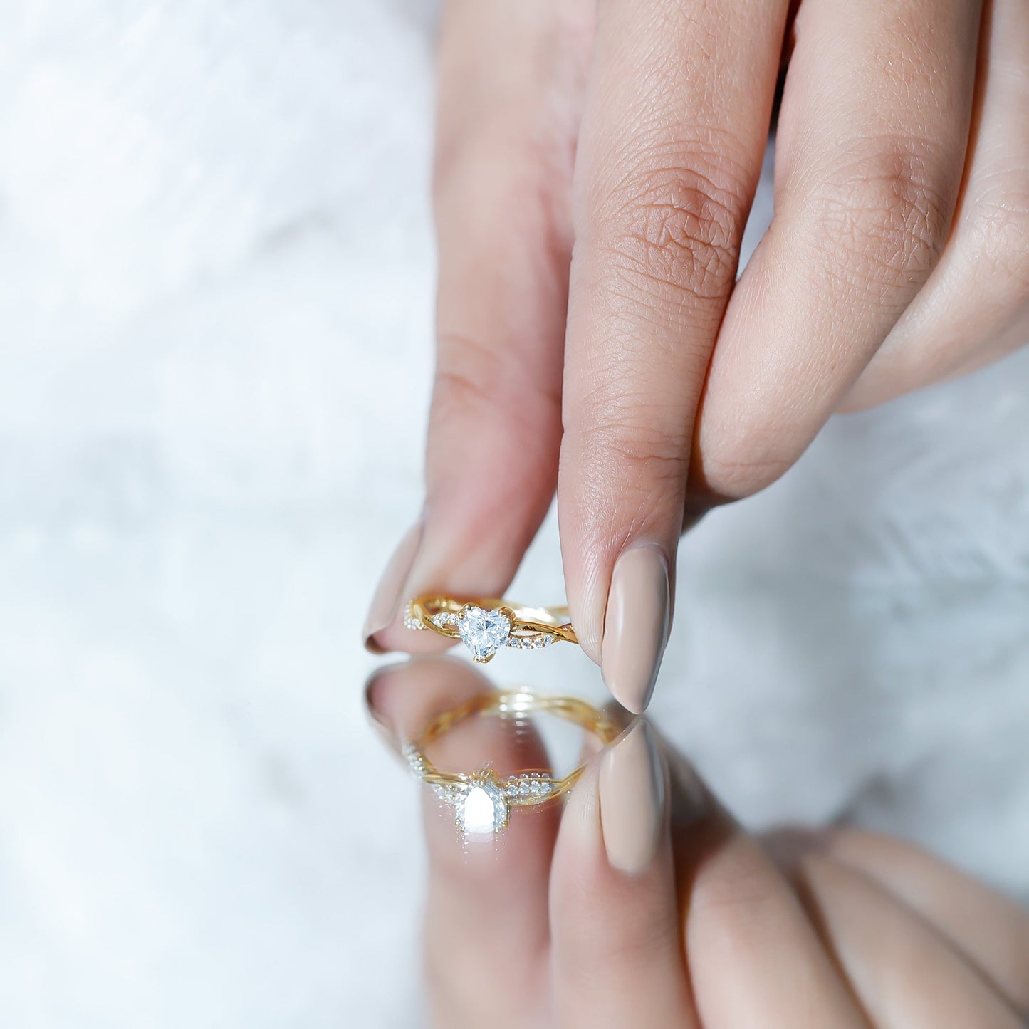 Anillo de Promesa Solitario de Moissanita con Forma de Corazón