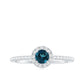 Anillo de compromiso minimalista con topacio azul de talla redonda y diamantes