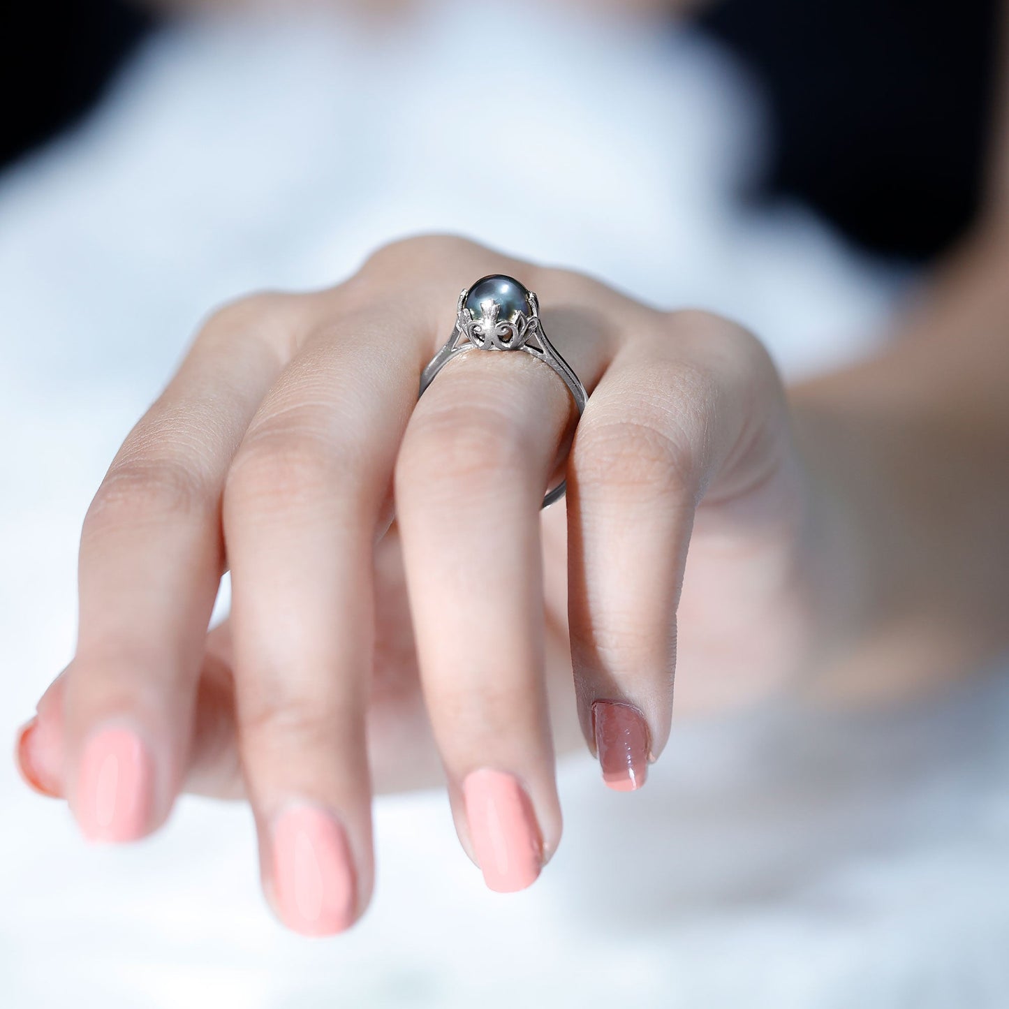 Anillo de compromiso con perla negra de Tahití genuina, seleccionado a mano