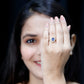Anillo de compromiso certificado con zafiro azul ovalado de 1,5 quilates cultivado en laboratorio estilo Princesa Diana con diamante