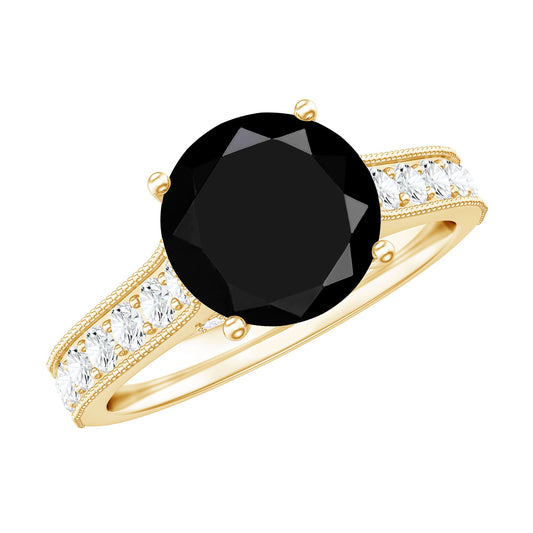Anillo de compromiso solitario de espinela negra natural con diamantes laterales