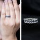Anillo de Media Eternidad de Zafiro Azul de Laboratorio Baguette Certificado con Diamante
