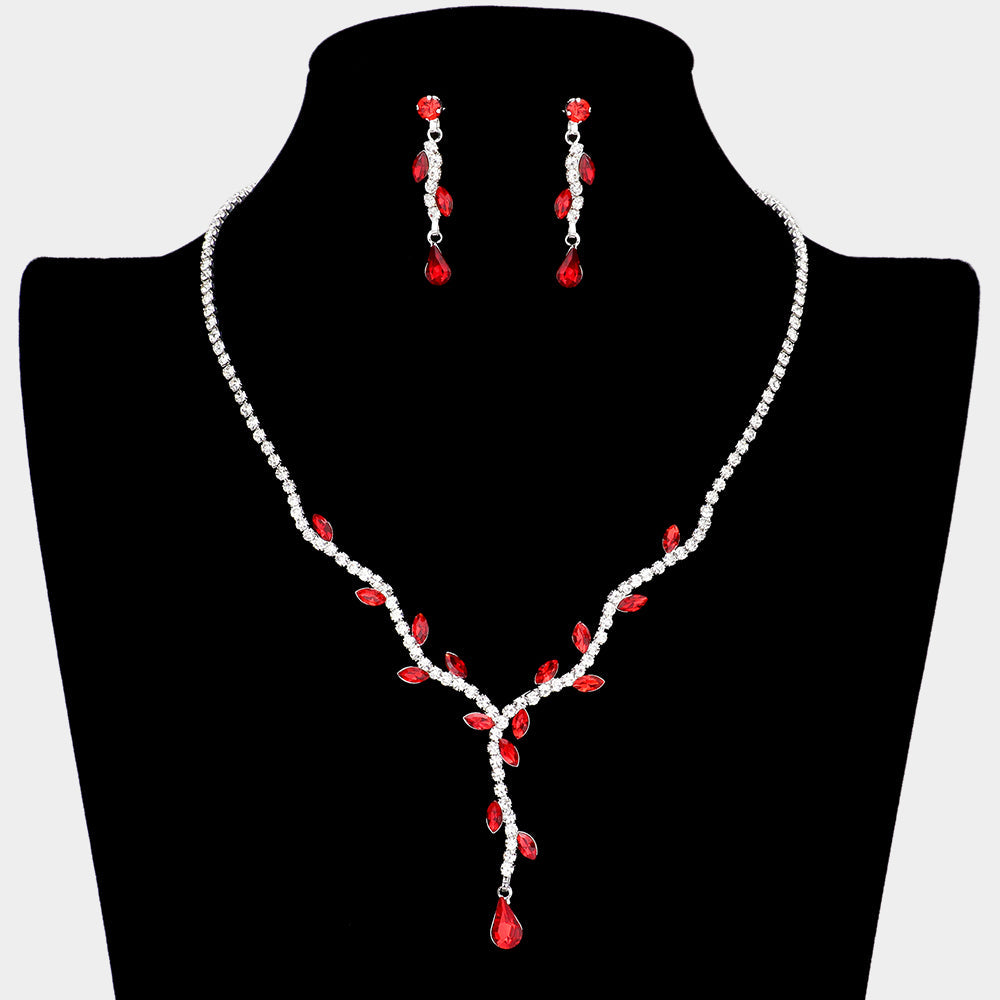Sprout Detailed Rhinestone Necklace