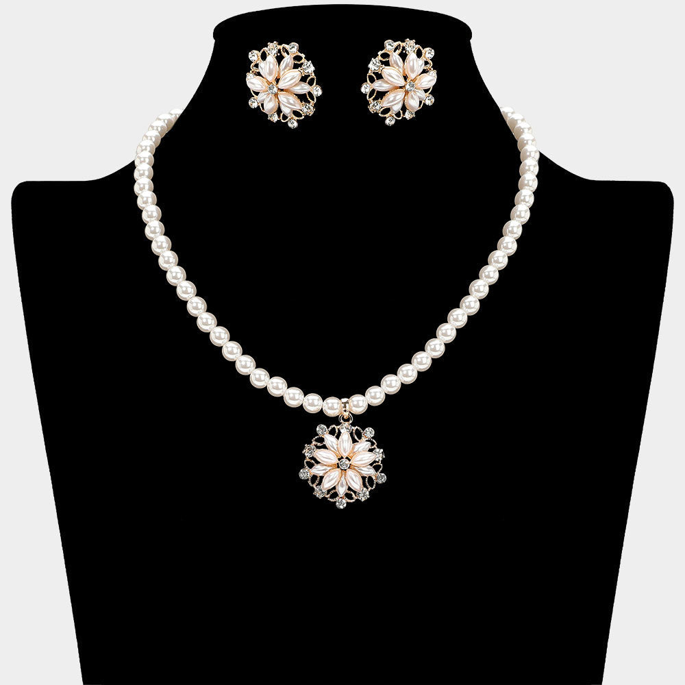 Pearl Flower Rhinestone Pendant Necklace