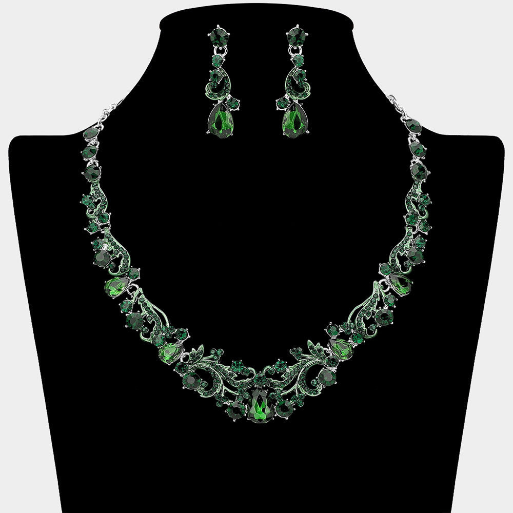 Elegant Teardrop Stone Cluster Accent Rhinestone Embellished Necklace
