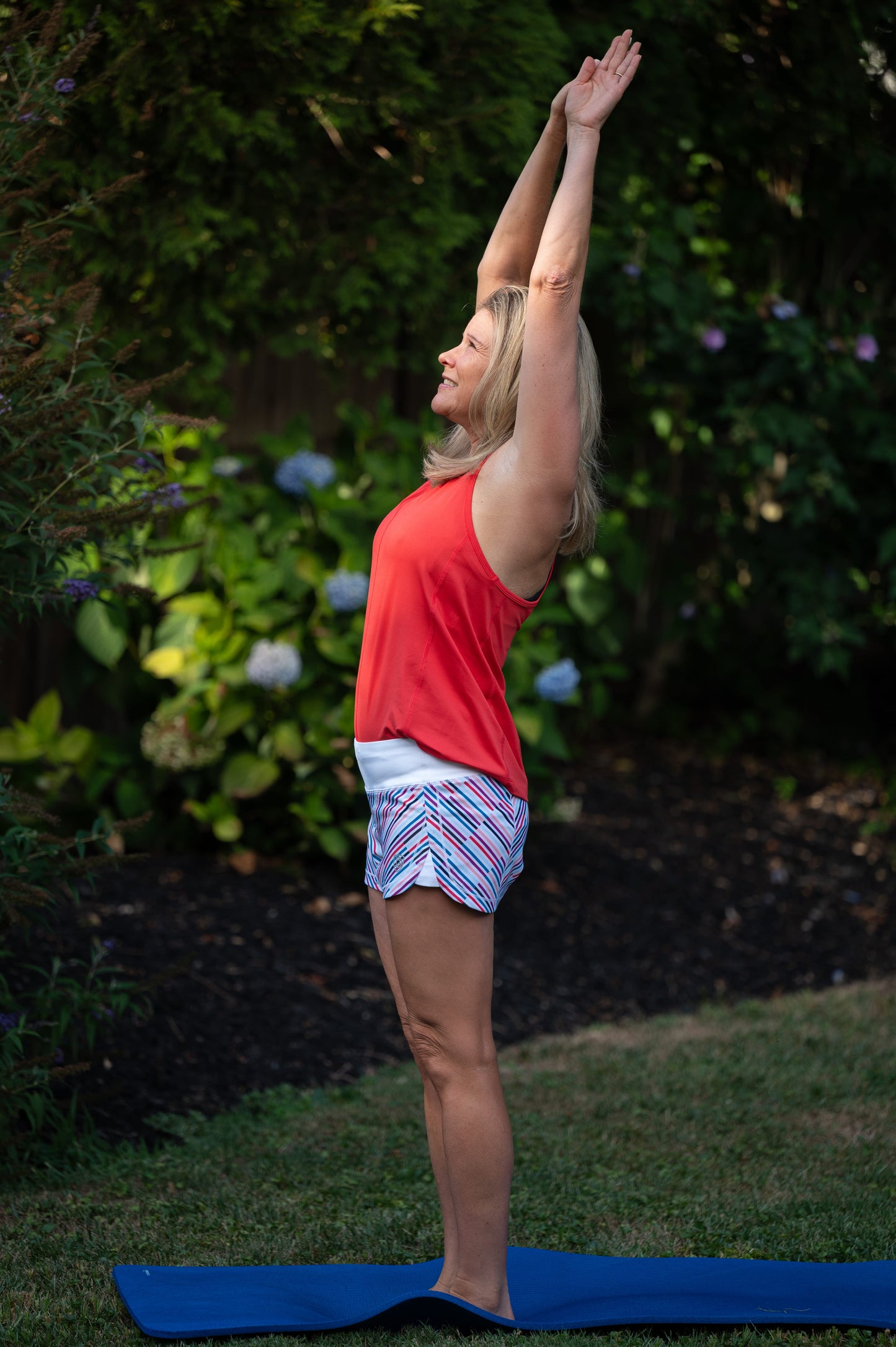 Shorts de entrenamiento rápidos y sin ataduras para mujer