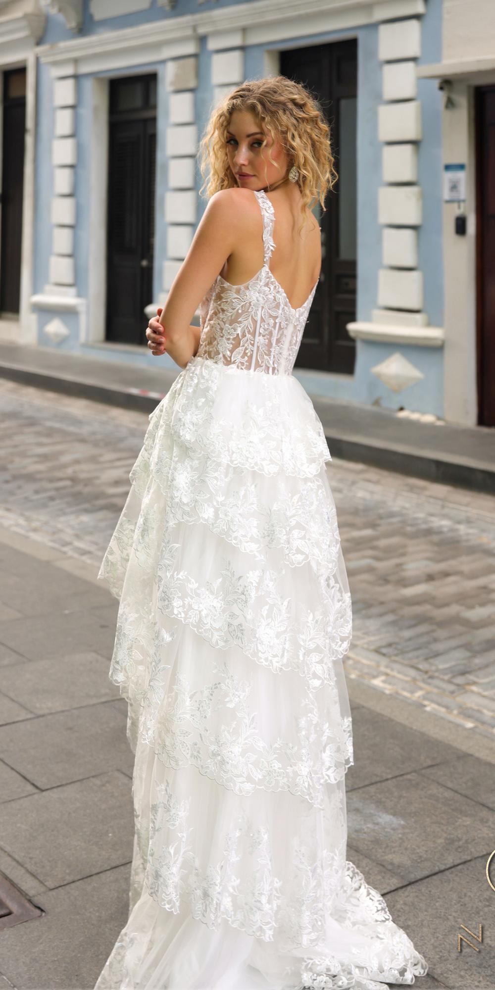 Vestido de Noche en A Anabel T1335 con Falda Escalonada y Aplicaciones de Encaje, Escote Corazón