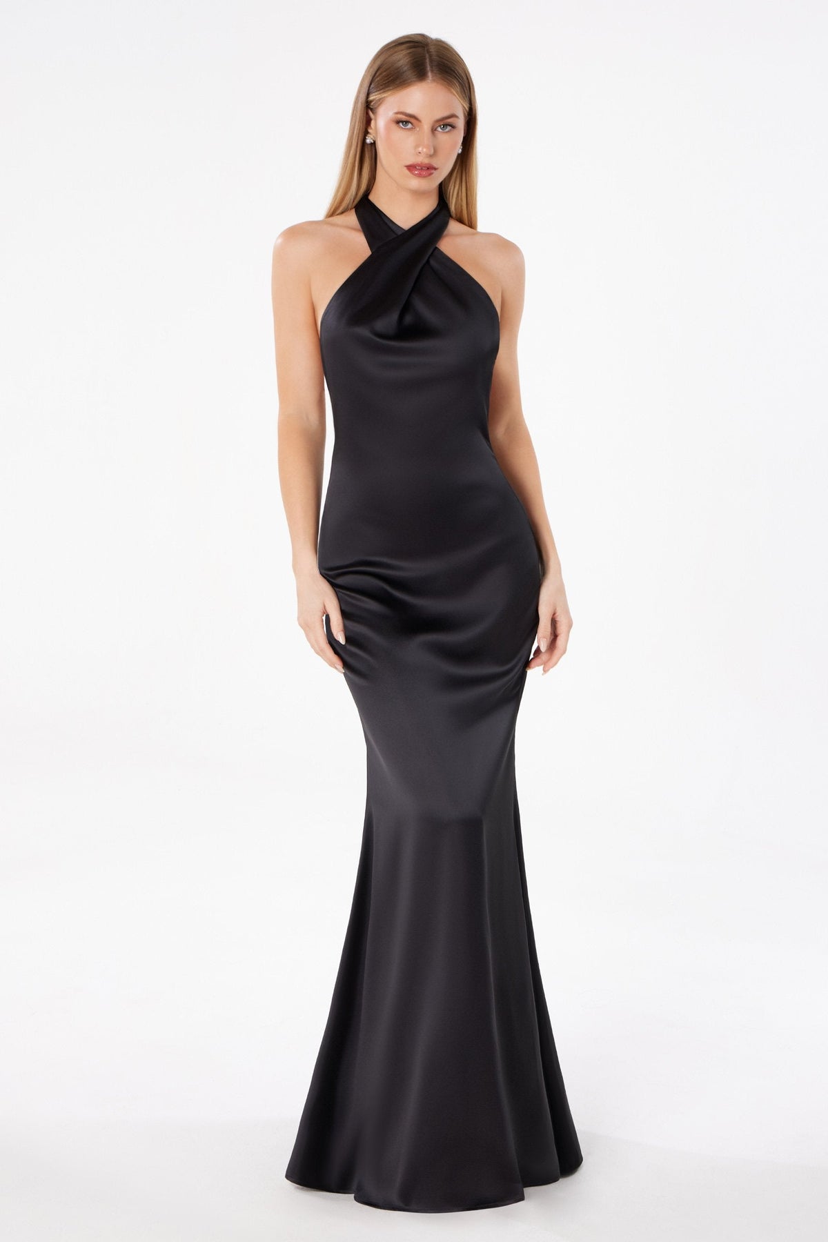 Vestido de satén de corte sirena con corpiño halter retorcido y entallado Astee T2005