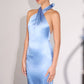 Vestido de satén de corte sirena con corpiño halter retorcido y entallado Astee T2005