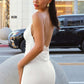 Vestido largo Astee T2008W ajustado con tirantes finos, espalda descubierta y detalles de encaje