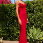 Vestido largo Astee T2008W ajustado con tirantes finos, espalda descubierta y detalles de encaje