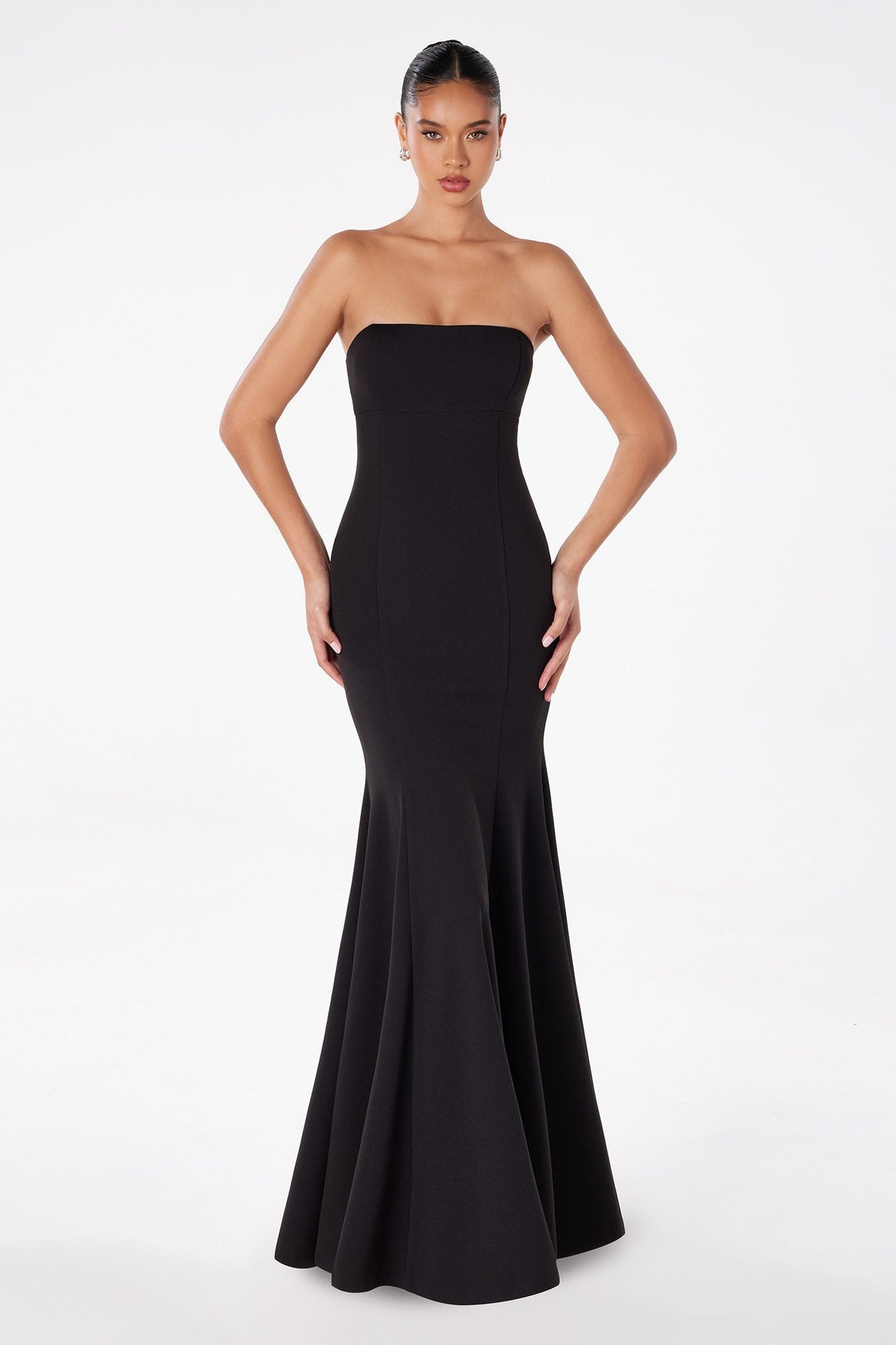 Vestido de gala de sirena sin tirantes ajustado Astee T2010