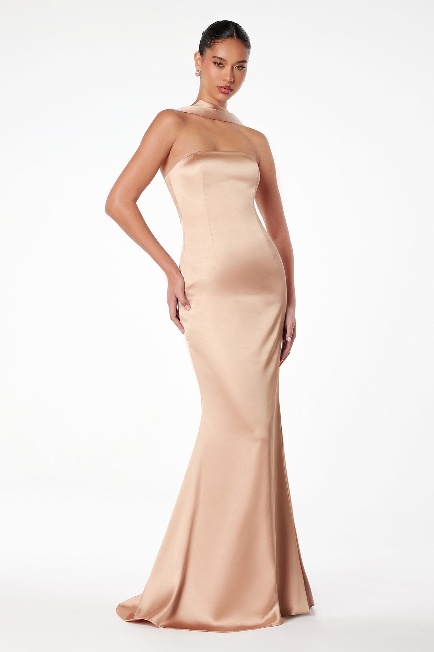 Vestido de Noche Sirena sin Tirantes Ajustado Astee T2012 con Pañuelo