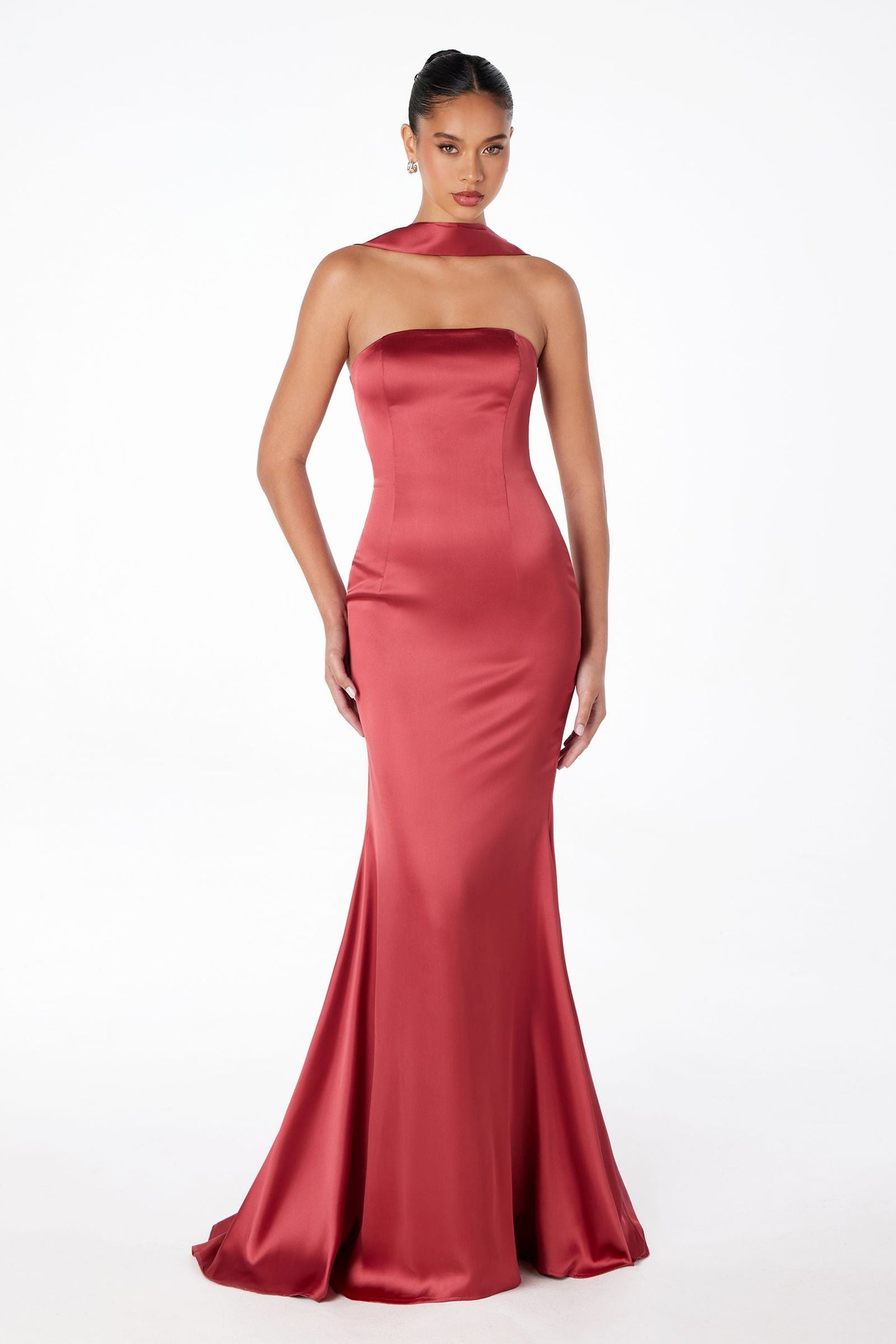 Vestido de Noche Sirena sin Tirantes Ajustado Astee T2012 con Pañuelo