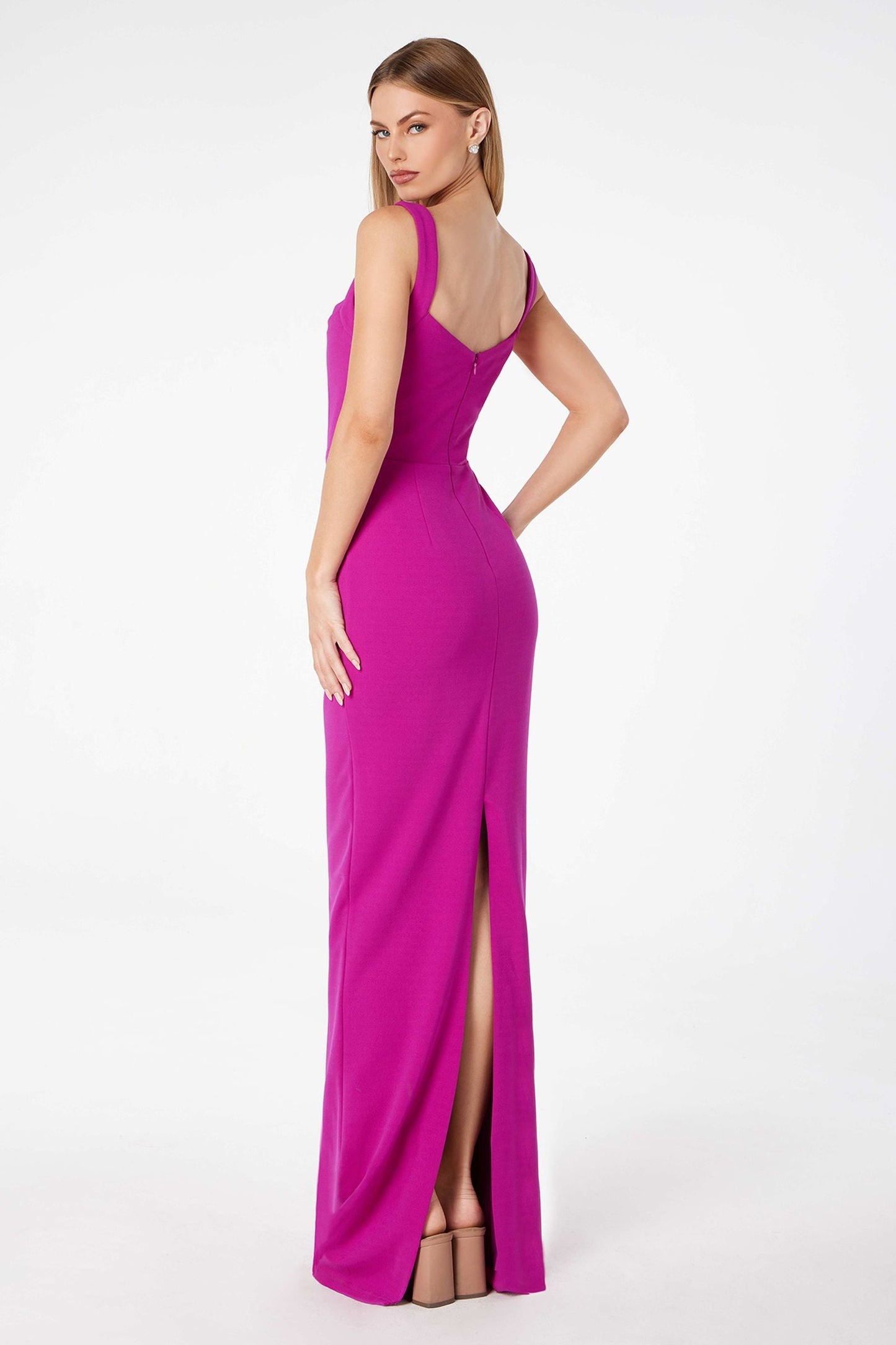 Astee T3000 Classic, vestido de gala modesto y entallado con abertura trasera en la pierna