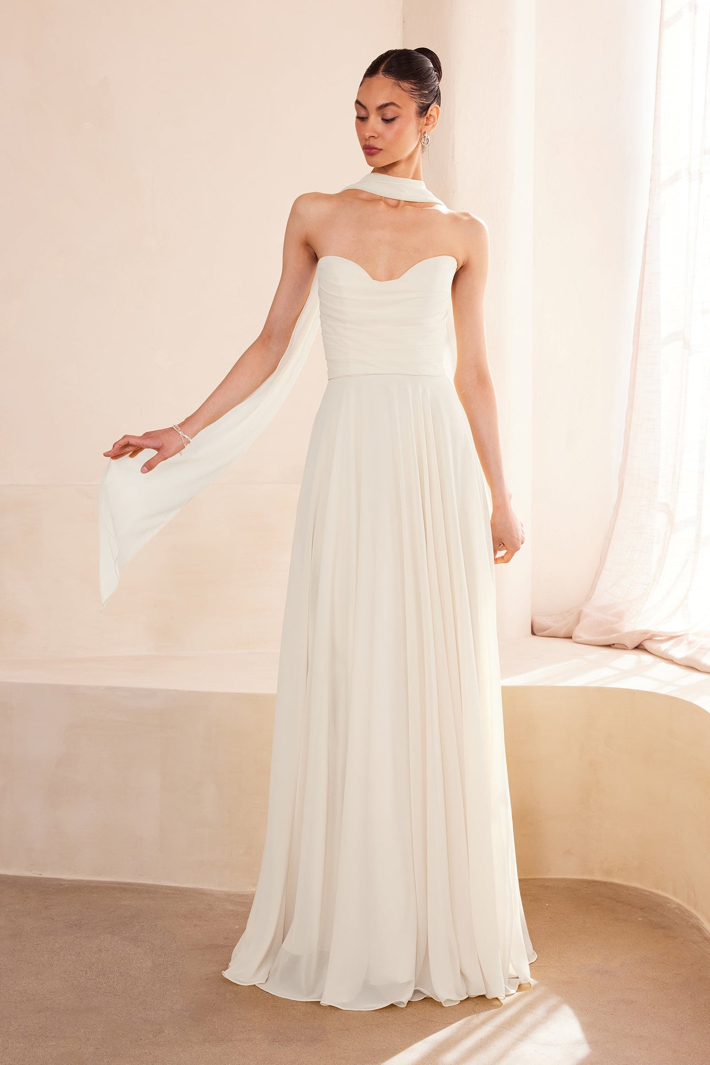 Vestido Blanco Sin Tirantes Acampanado Ladivine Amoris T703W