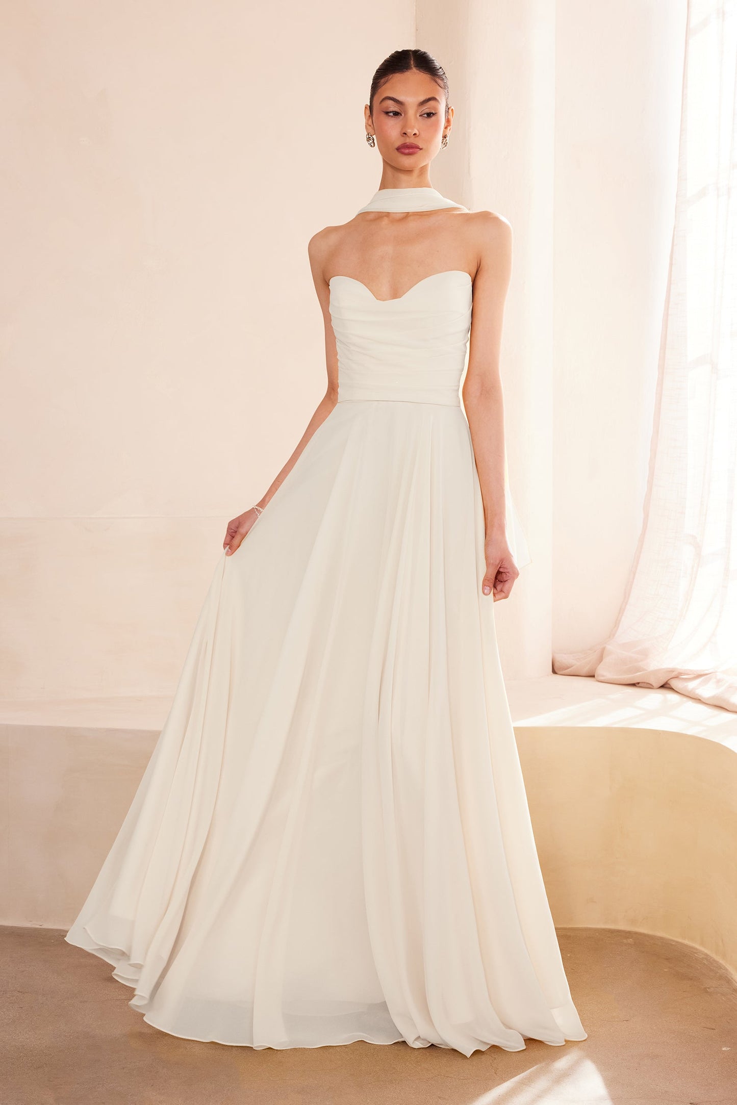 Vestido Blanco Sin Tirantes Acampanado Ladivine Amoris T703W