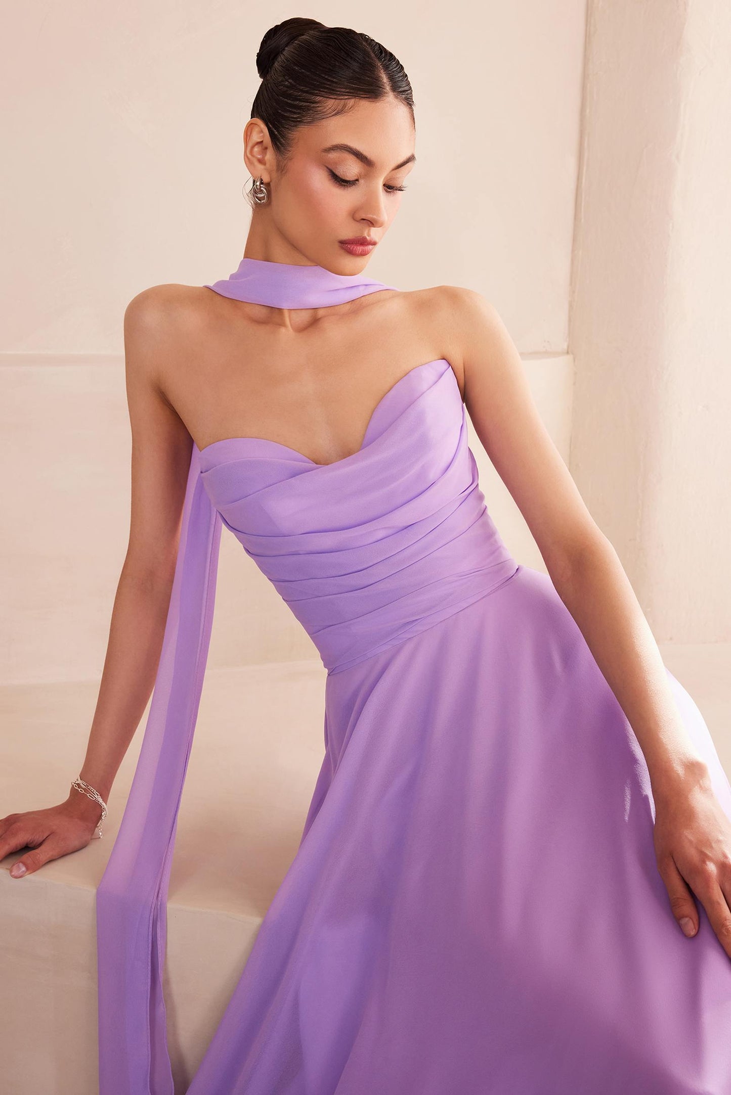 Vestido Blanco Sin Tirantes Acampanado Ladivine Amoris T703W