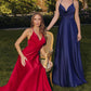Vestido Amoris T714 con escote drapeado, tirantes finos y falda en A