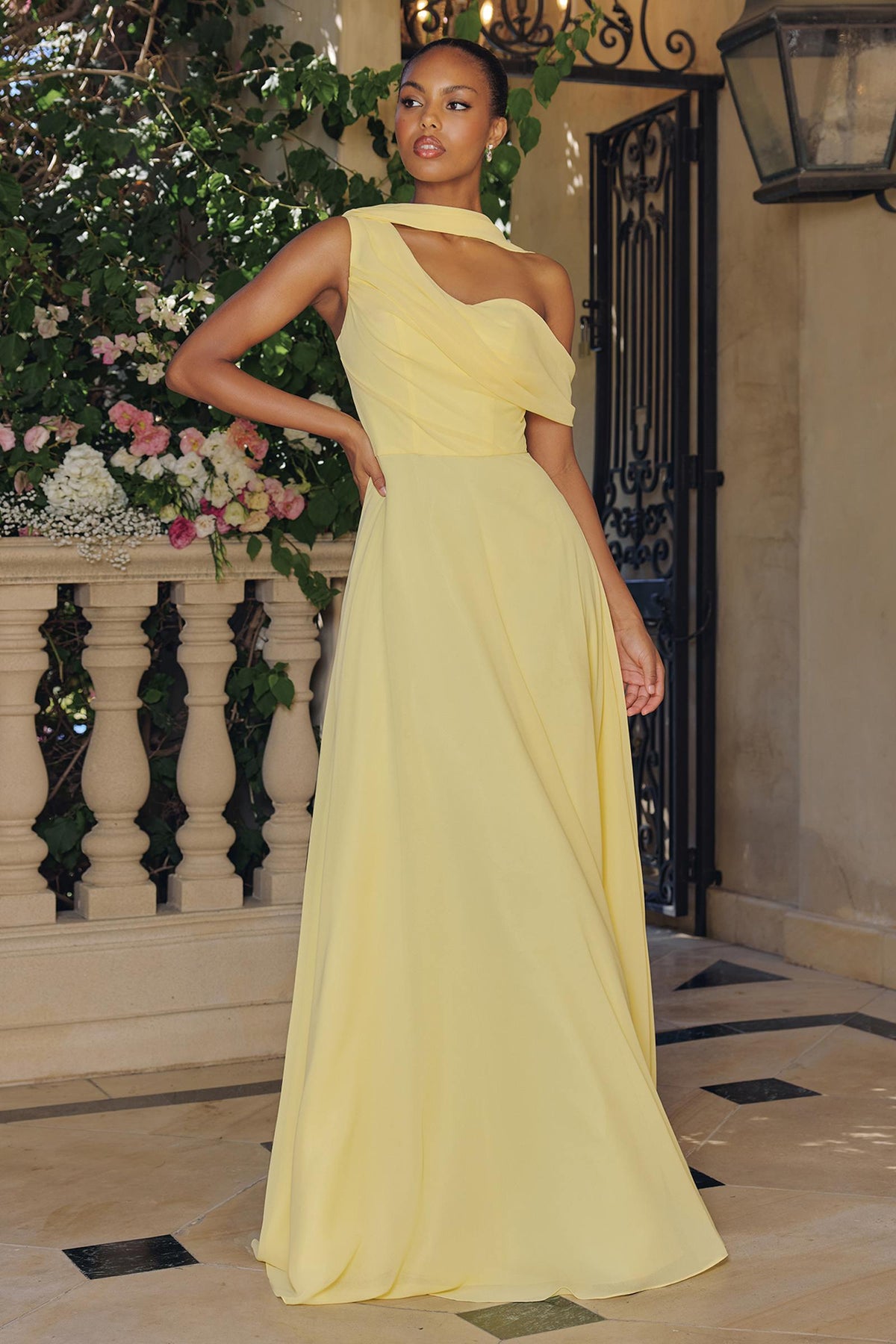 Vestido de noche largo de gasa con un solo hombro A-line Amoris T716