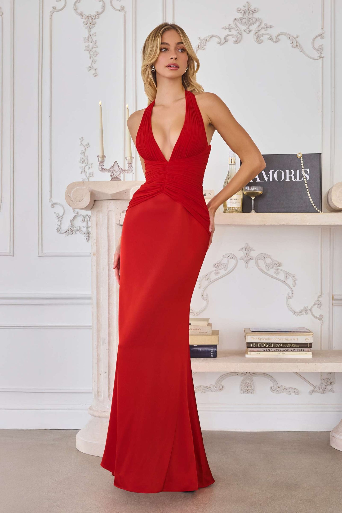 Amoris T720 Vestido de noche largo de satén liso con cuello halter
