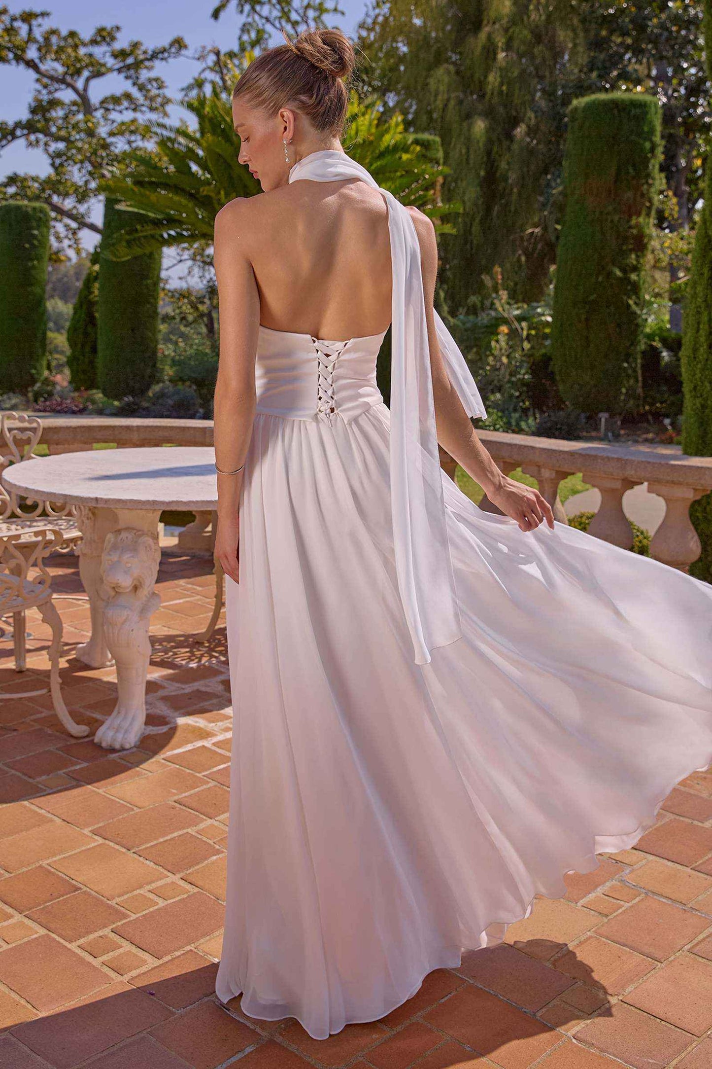 Amoris T741W Vestido de Noche Largo de Chifón Blanco Roto sin Tirantes con Caída en A