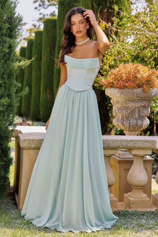 Vestido de noche Amoris T741 largo de chifón sin tirantes con corte A fluido