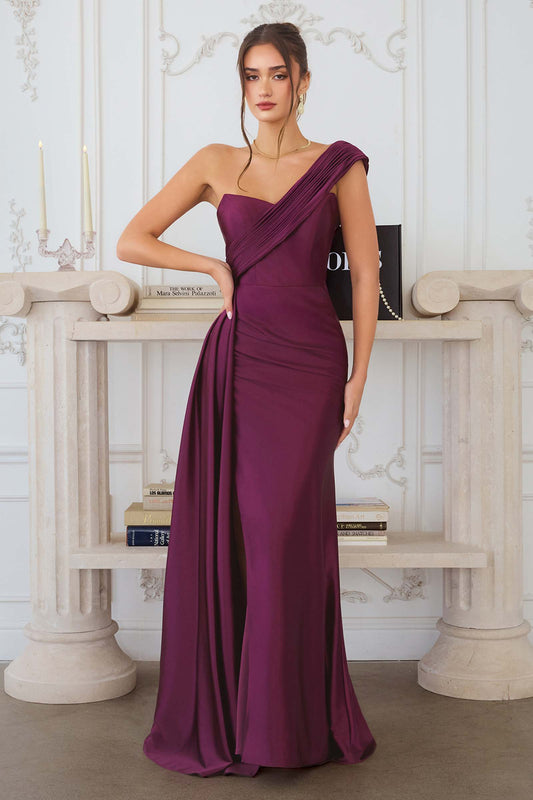 Vestido de noche largo ajustado Amoris T817 con un hombro y banda lateral