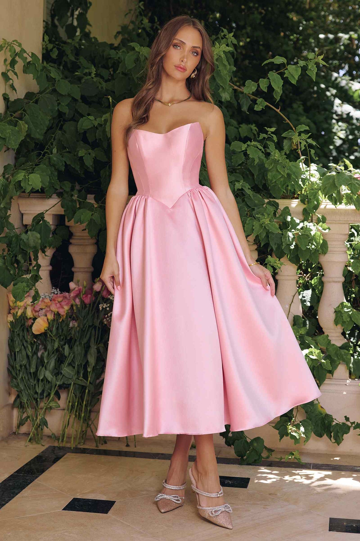 Amoris T822 Elegante Vestido Midi de Mikado sin Tirantes Atemporal
