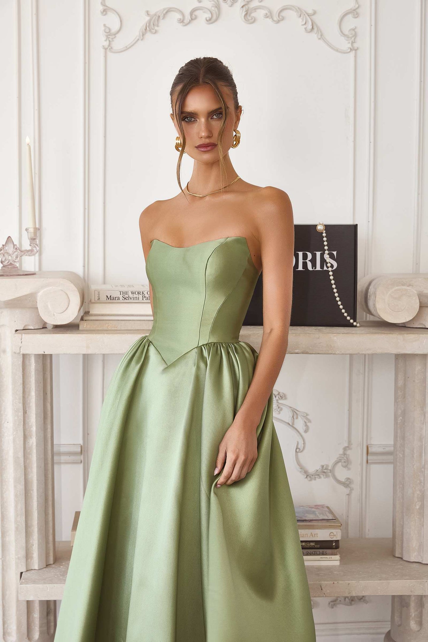 Amoris T822 Elegante Vestido Midi de Mikado sin Tirantes Atemporal