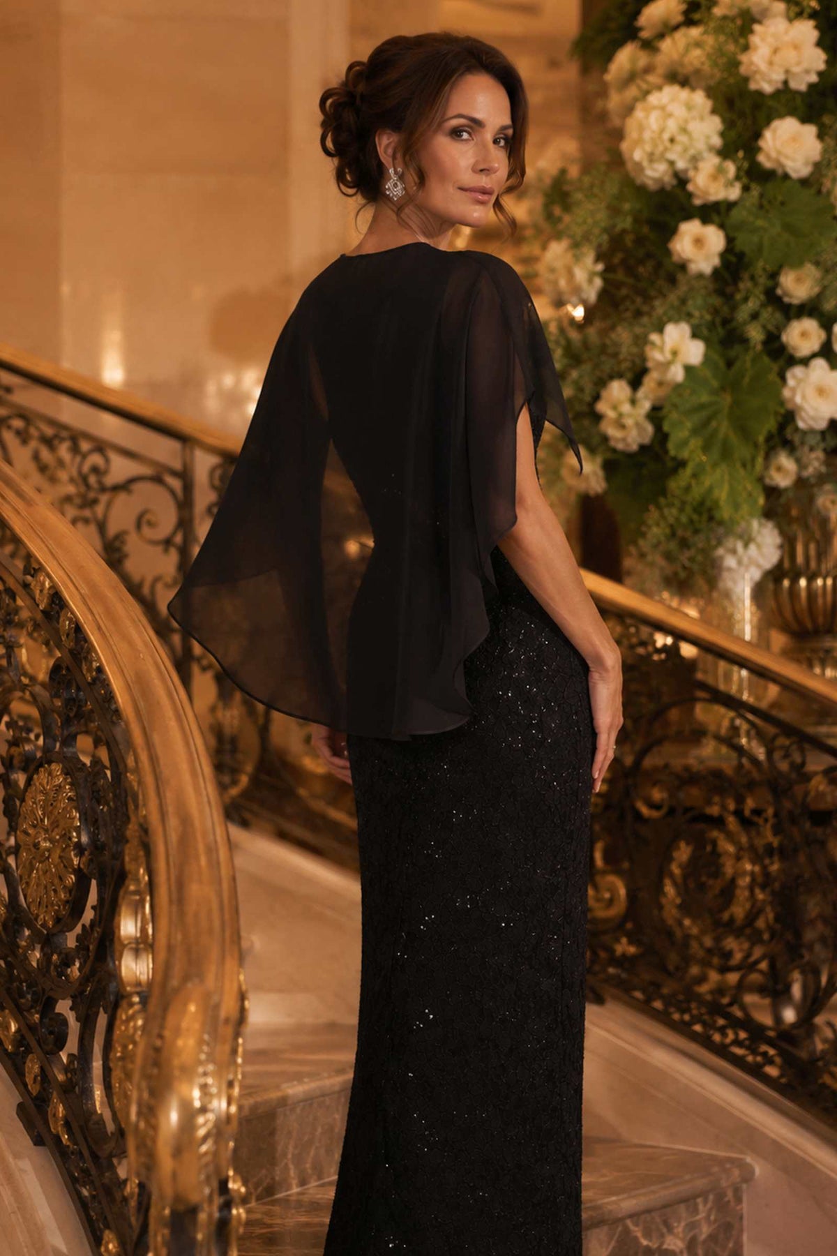 Vestido de Noche de Encaje con Lentejuelas Amoris T906 y Capa Superpuesta Transparente Desmontable