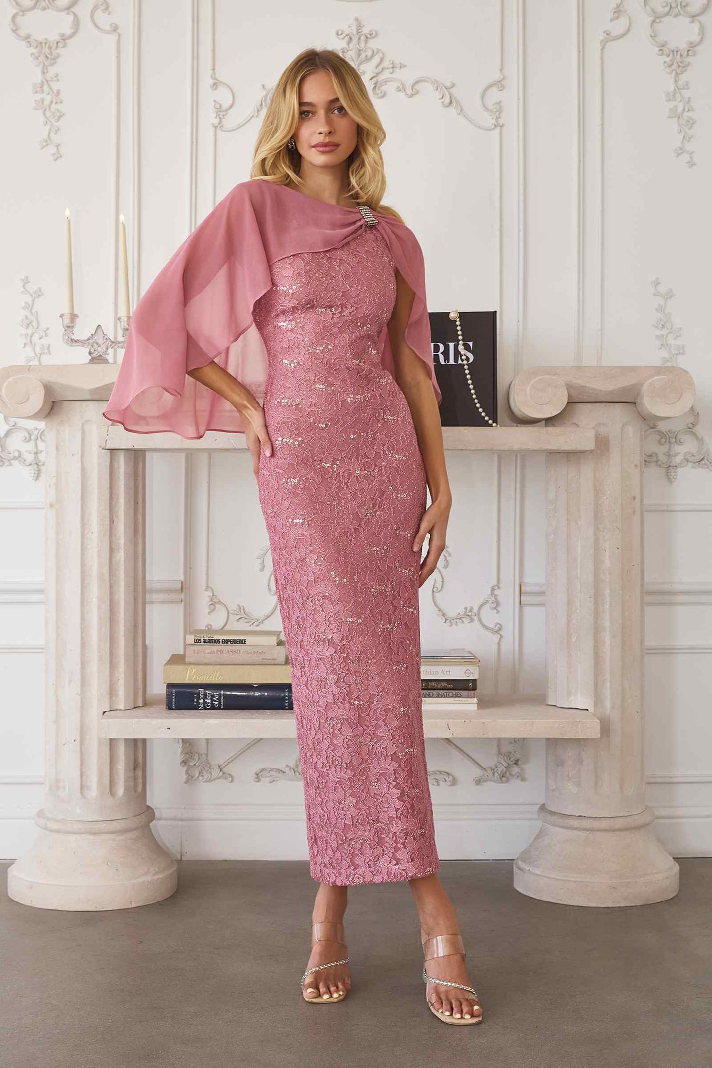 Vestido de Noche de Encaje con Lentejuelas Amoris T906 y Capa Superpuesta Transparente Desmontable