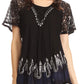 Blusa/Top Sakkas Cora de Manga Corta con Bordado y Diseño Batik de Corte Holgado