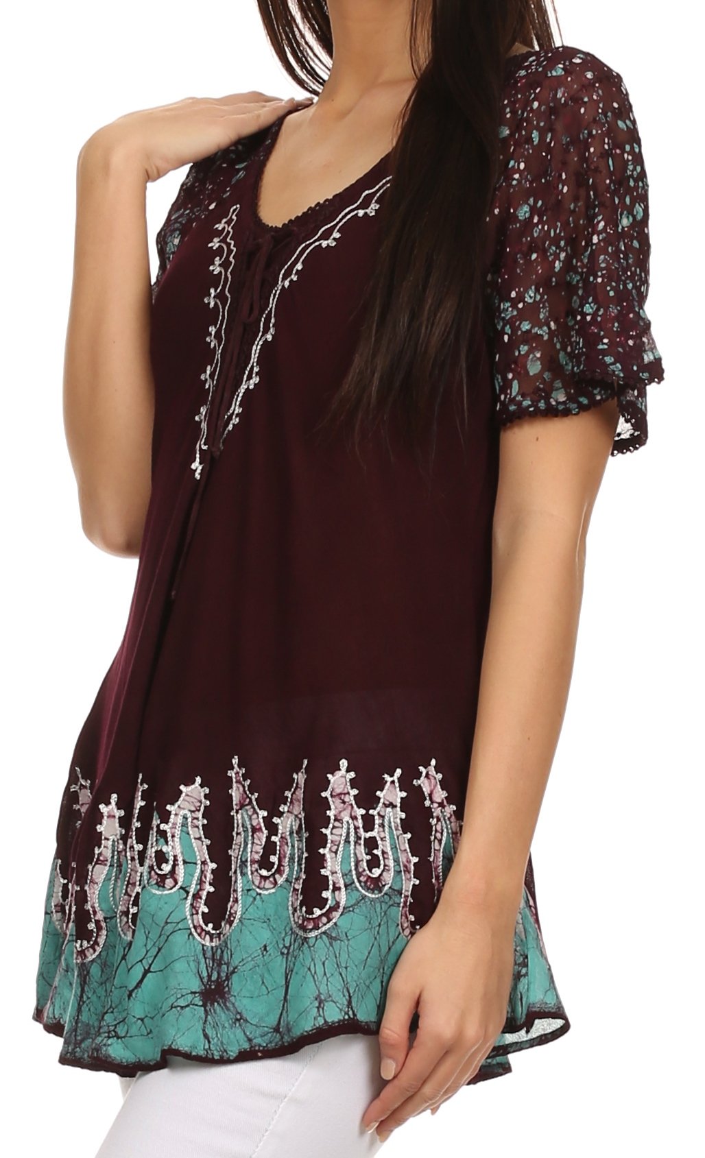 Blusa/Top Sakkas Cora de Manga Corta con Bordado y Diseño Batik de Corte Holgado