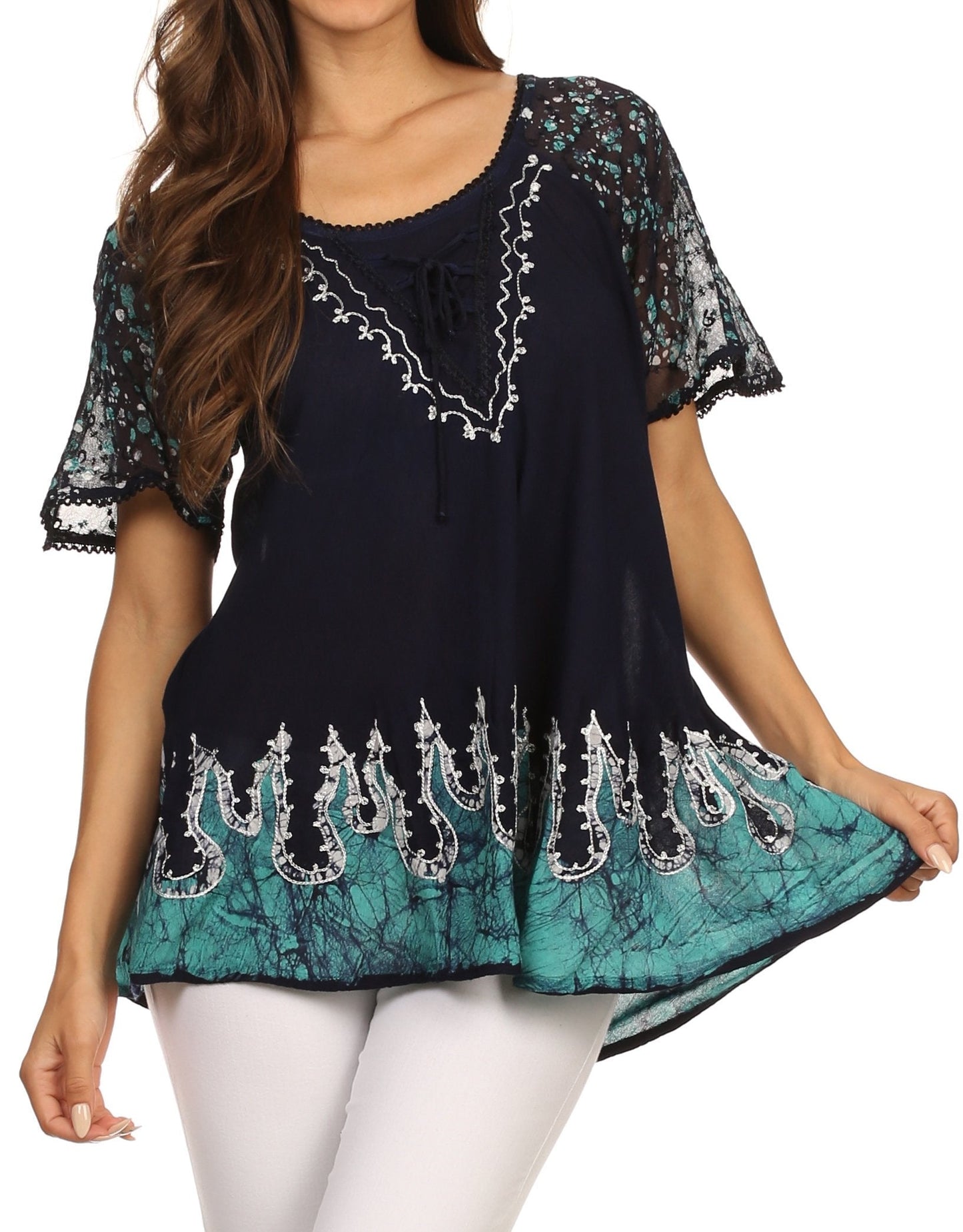 Blusa/Top Sakkas Cora de Manga Corta con Bordado y Diseño Batik de Corte Holgado