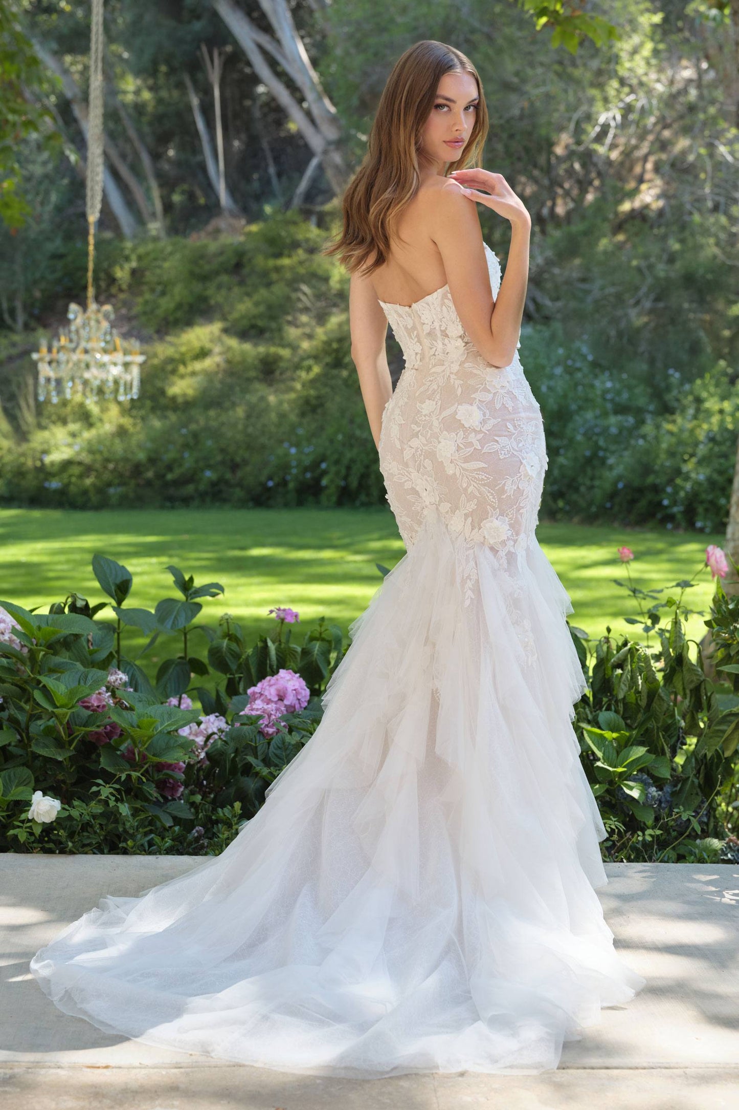 Vestido de novia strapless Andrea & Leo WL062 entallado y con vuelo, incluye velo