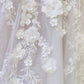 Vestido de novia de corte A Andrea & Leo WL063 con escote pronunciado y tirantes florales