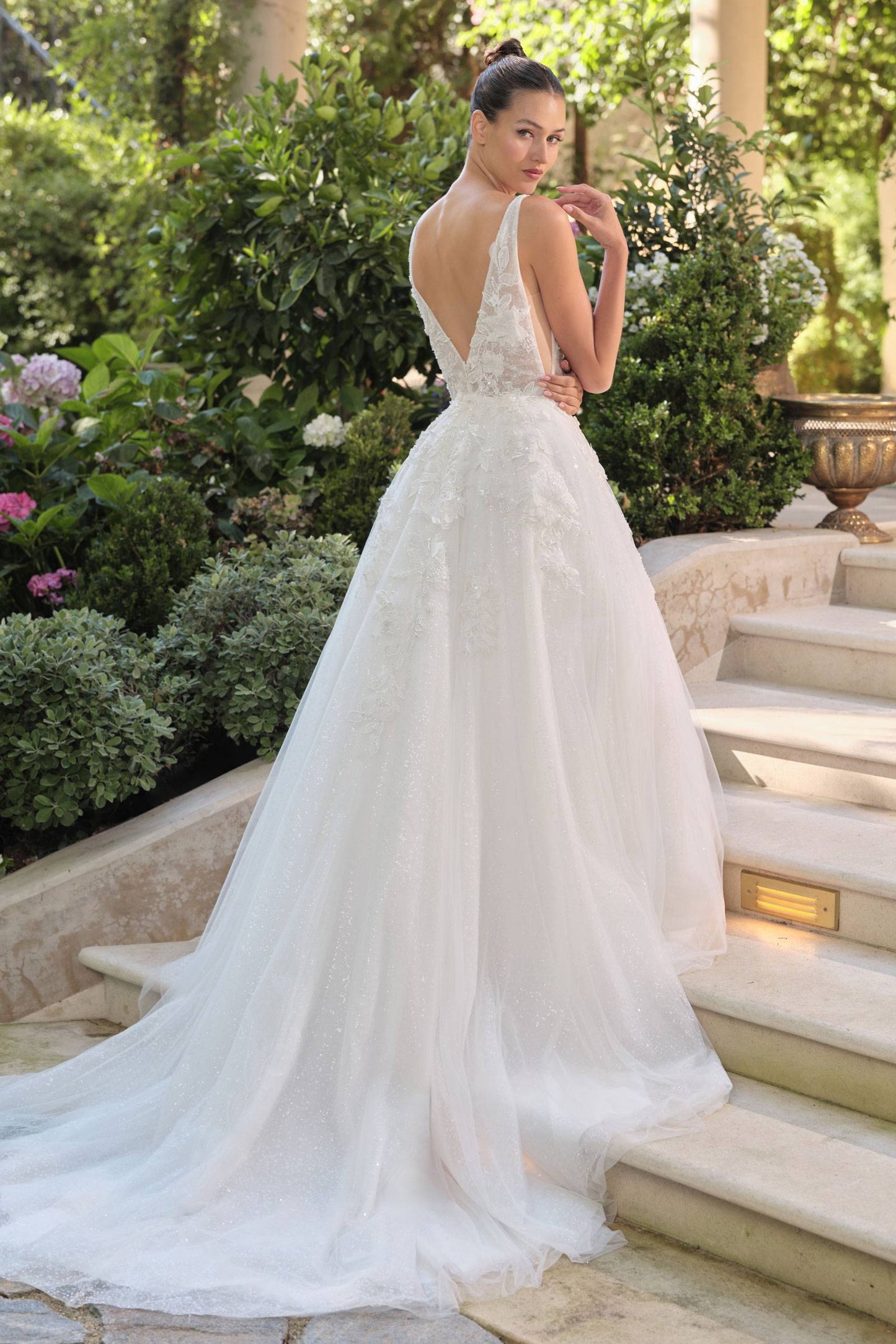 Vestido de gala de boda de línea A con escote en V profundo Andrea y Leo WL064