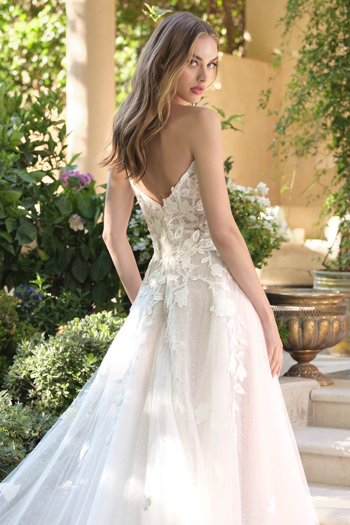 Andrea & Leo WL070 Vestido de novia acampanado sin tirantes con escote ilusión pronunciado