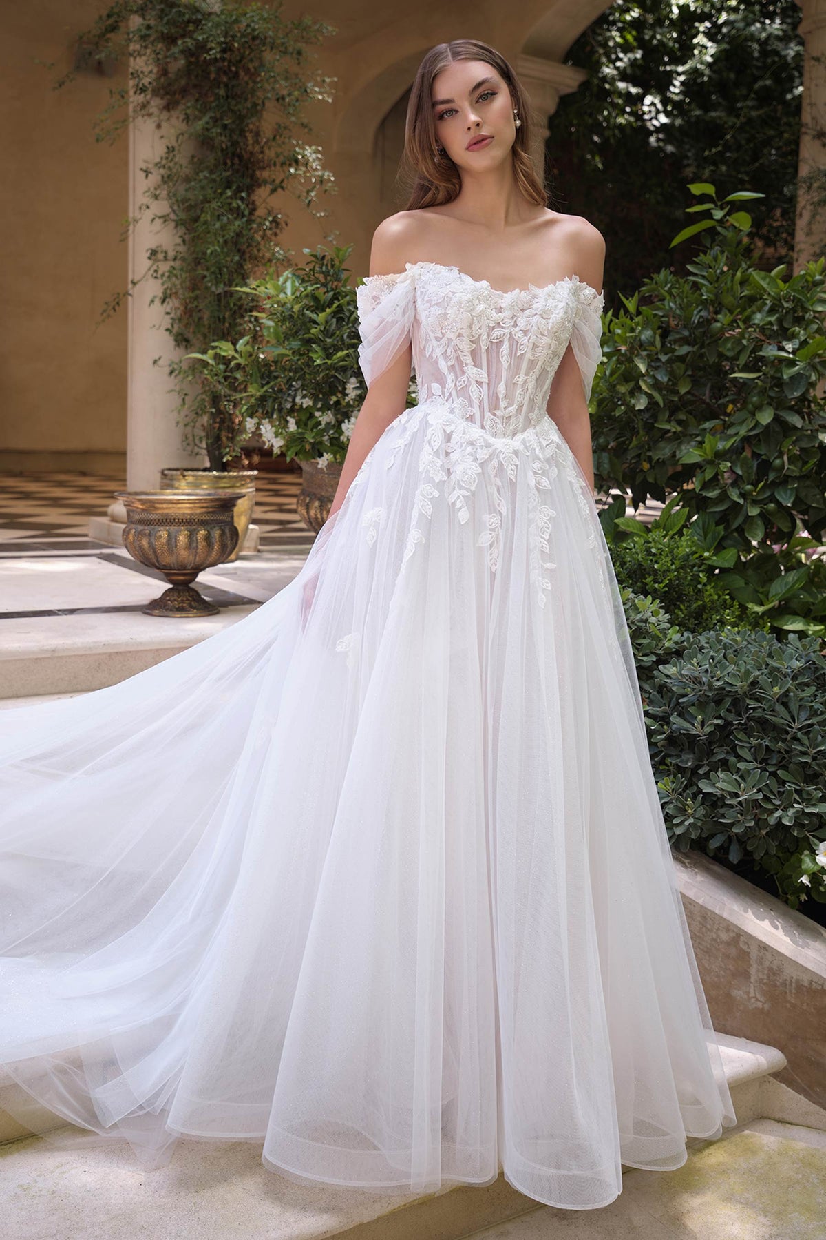 Vestido de novia de corte A con apliques florales de encaje y hombros descubiertos Andrea & Leo WL089