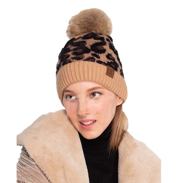 Gorro de lana con estampado de leopardo y pompón de piel sintética C.C