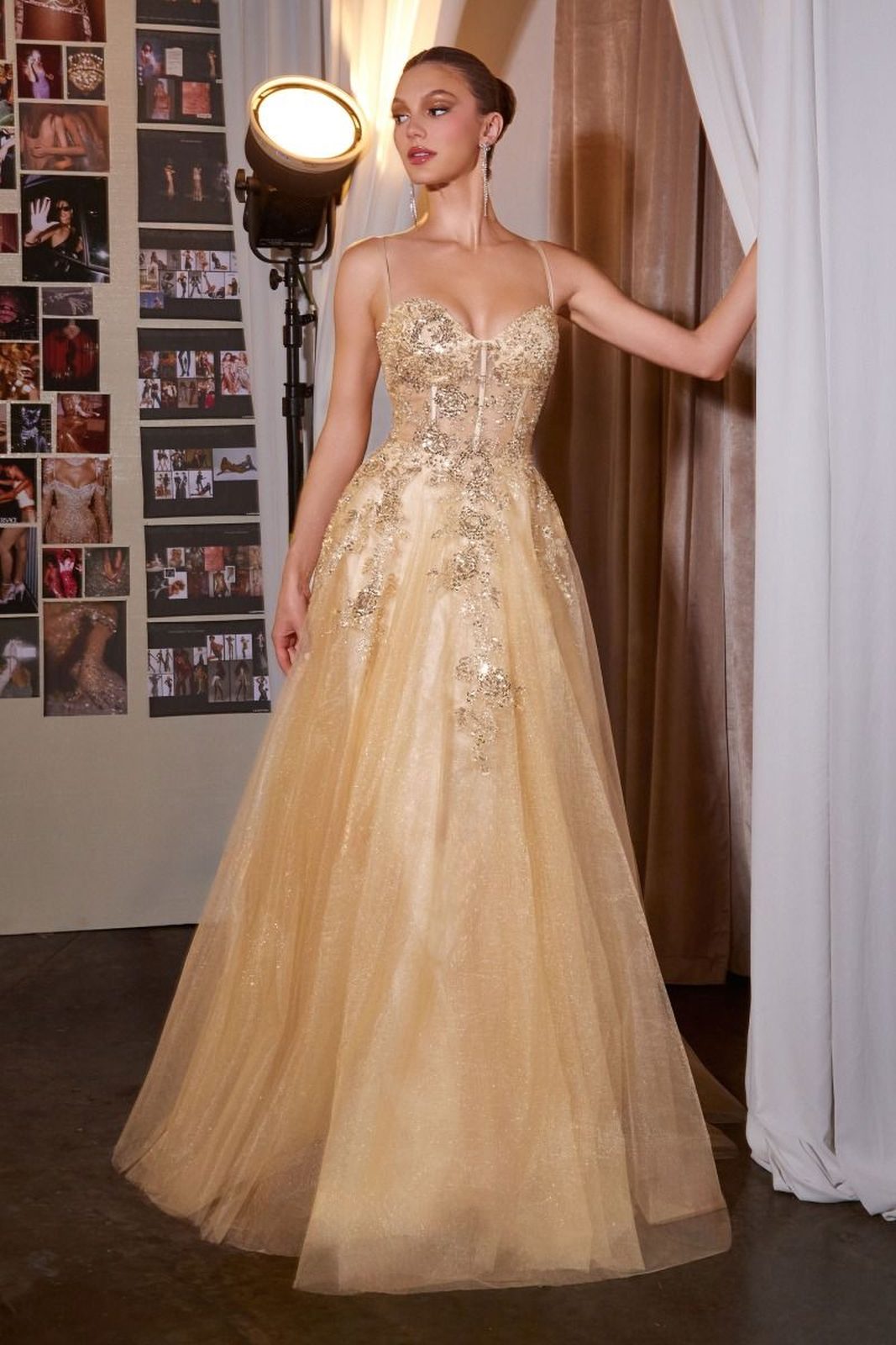 Ladivine C177 Vestido largo de tul brillante con apliques florales de encaje y corte en A