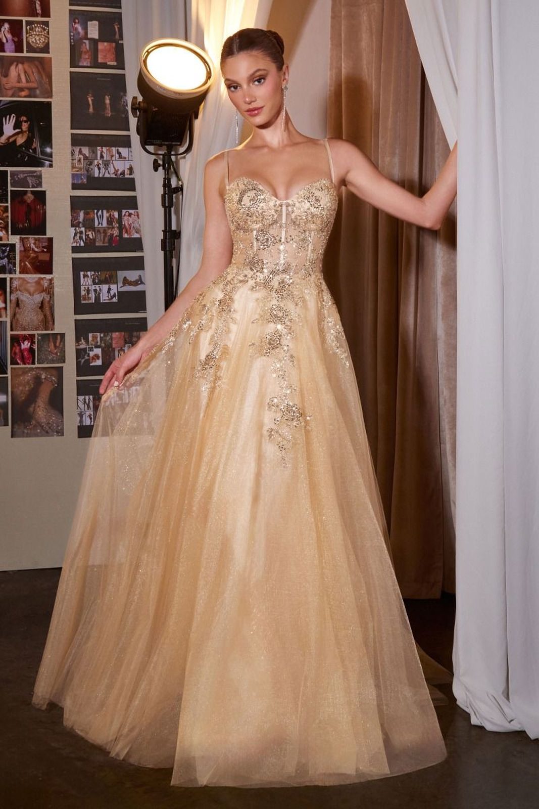 Ladivine C177 Vestido largo de tul brillante con apliques florales de encaje y corte en A