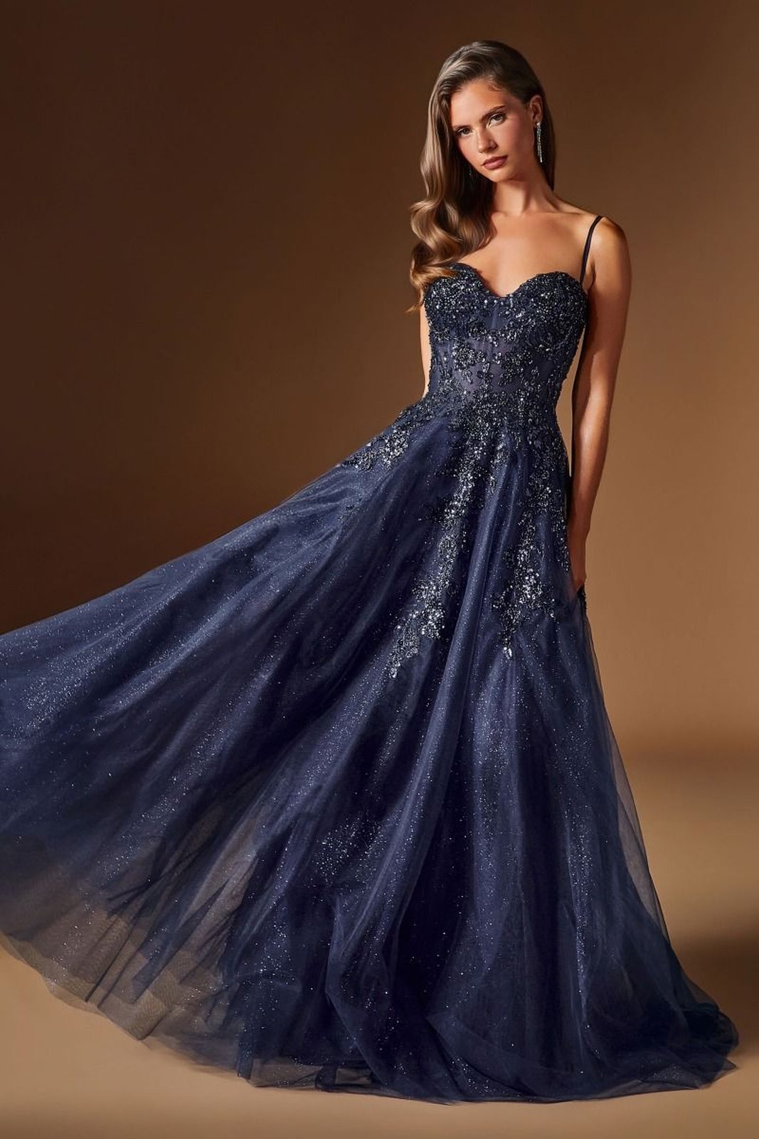Ladivine C177 Vestido largo de tul brillante con apliques florales de encaje y corte en A